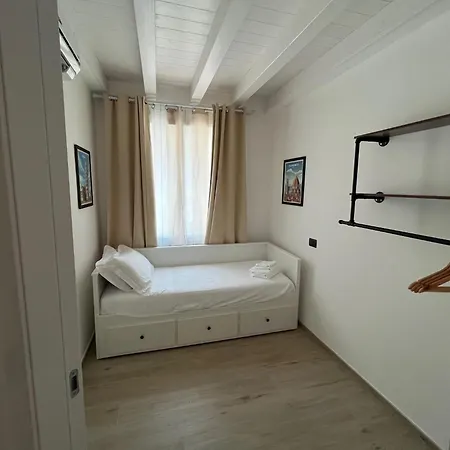 Demithos House 아파트 *