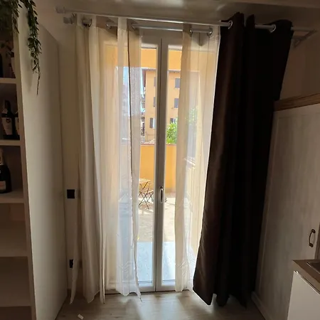 Demithos House 아파트 *